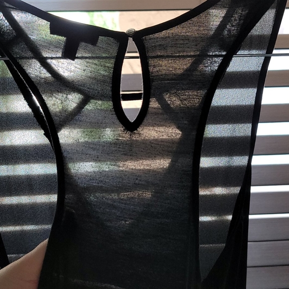 Express Black Lace cut out sleeveless top - Picture 10 of 11